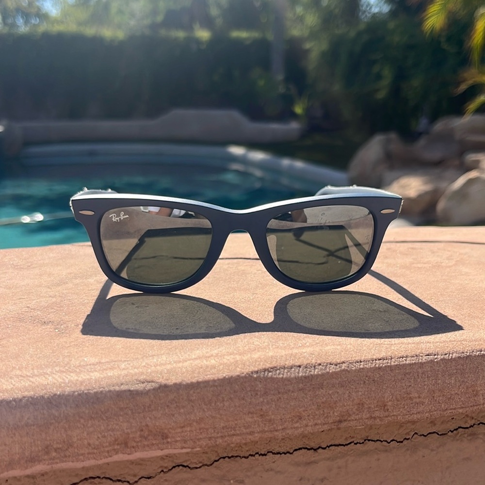 BRAND NEW Ray-ban Wayfarer Sunglasses